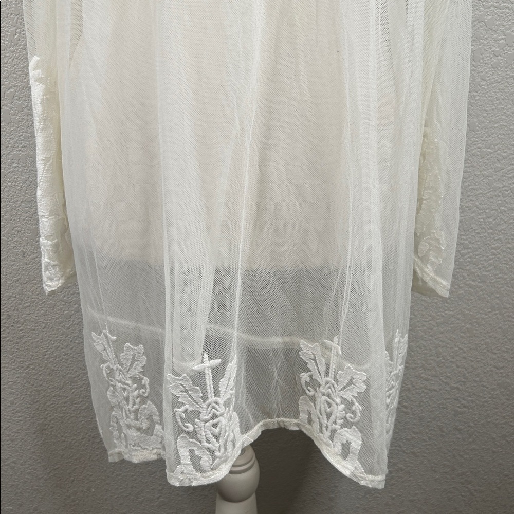 XCVI Cream Boho Floral Sheer Festival Romantic Lace Flowy Top Size Medium - Picture 2 of 8